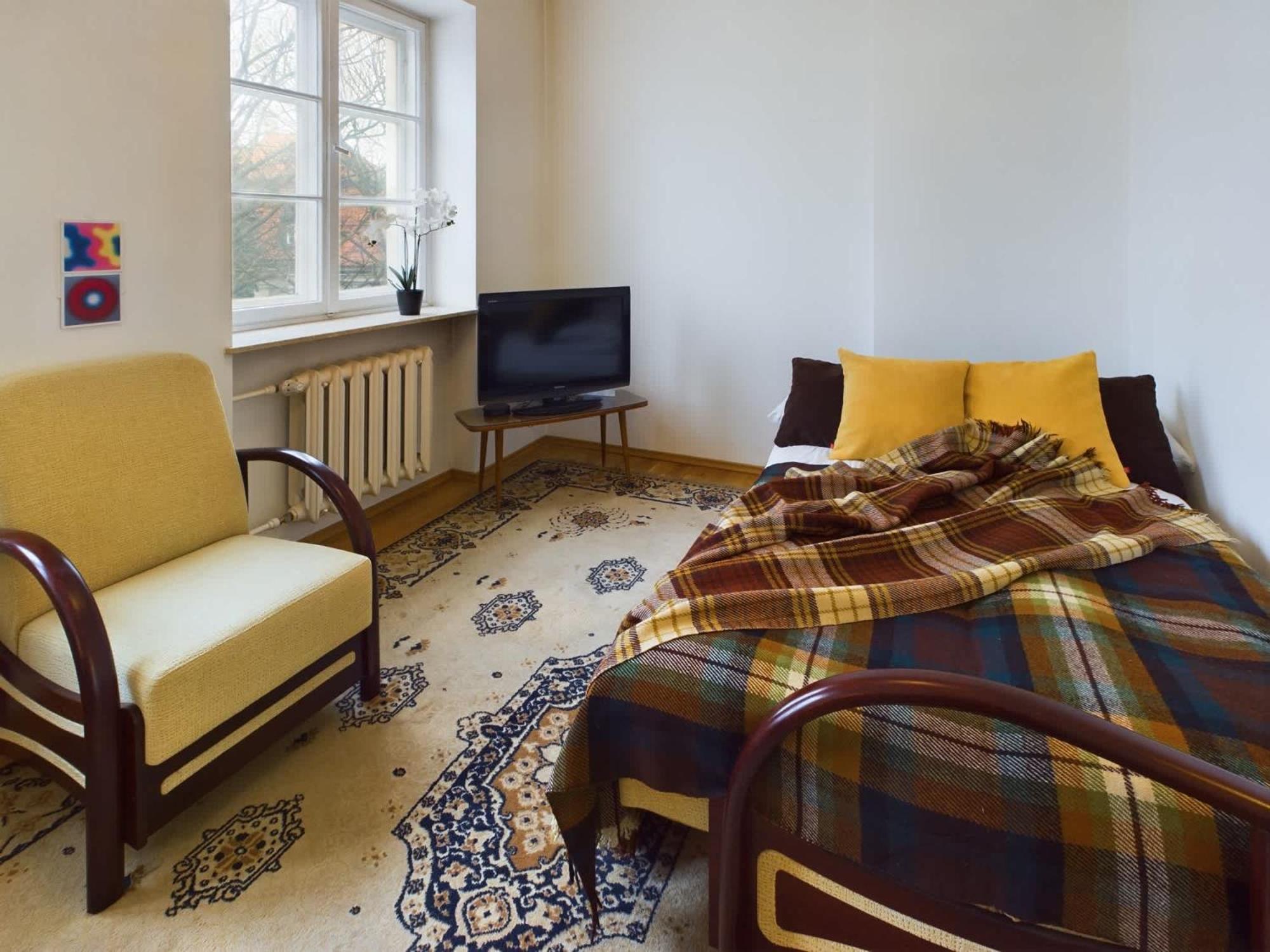 Cozy In Krakowskie Przedmiescie Near Old Town By Renters Varsovia